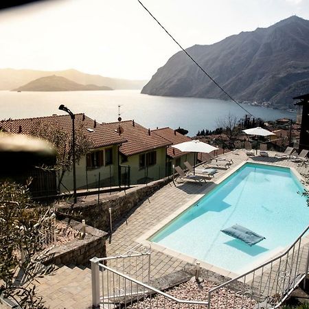 Hotel Miranda Riva di Solto Exterior foto