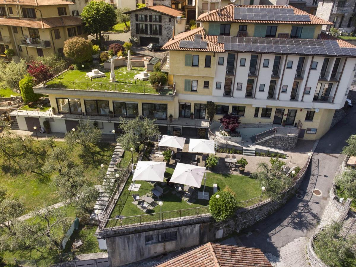 Hotel Miranda Riva di Solto Exterior foto