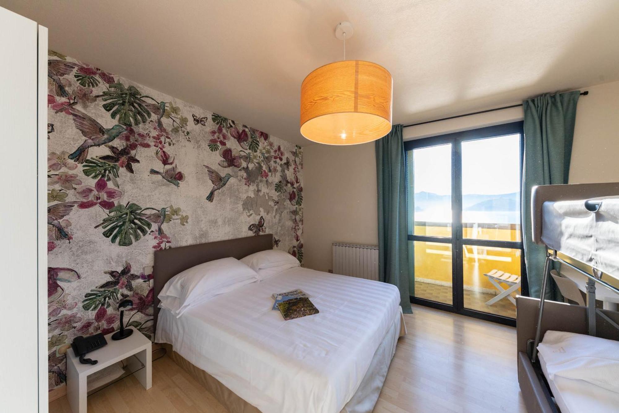 Hotel Miranda Riva di Solto Quarto foto