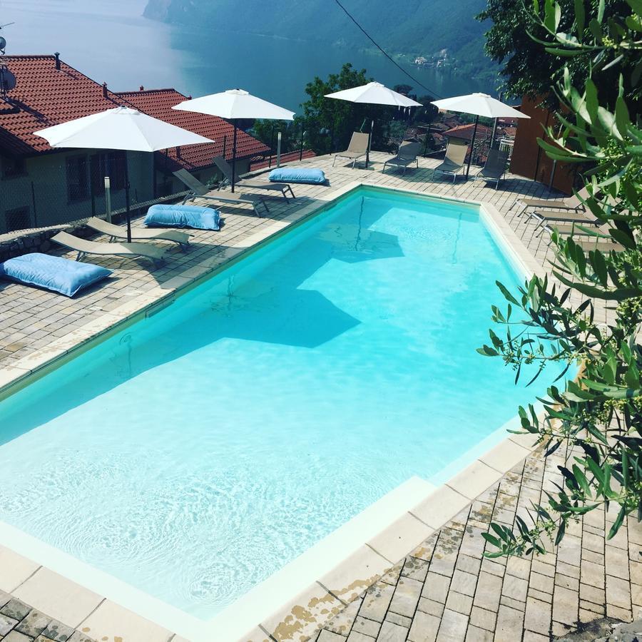 Hotel Miranda Riva di Solto Exterior foto